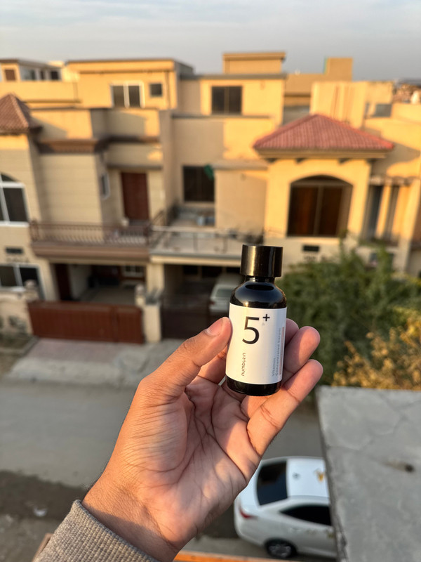 Numbuzin 5+ Vitamin Concentrated Brightening Antioxidant Serum 30 ML (Just Box rough , Bottle is Fresh and complete in quantity). - image 5