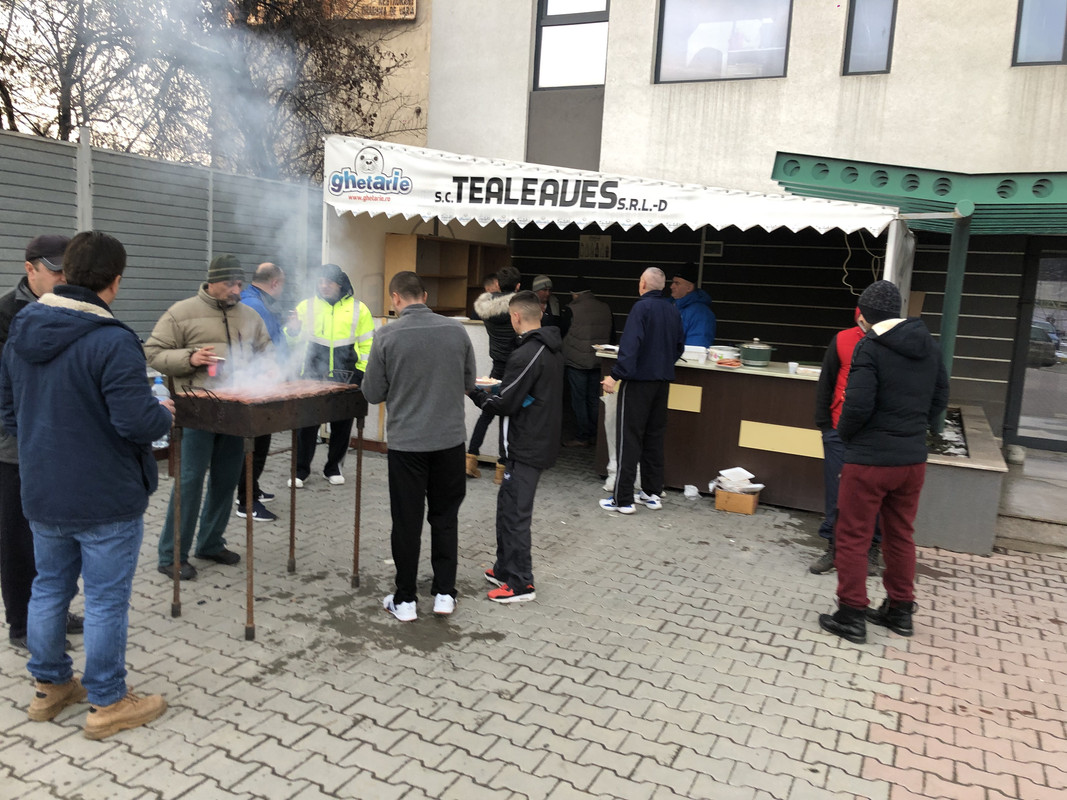 32495C5B-26E9-4B4D-BC32-83A922A04581