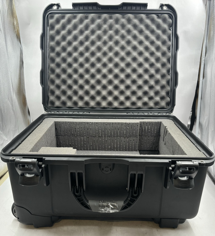 NANUK 950 WATERPROOF CASE WITH WHEELS