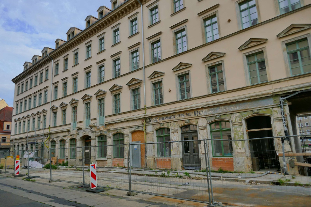 Bild: https://i.postimg.cc/qBycVYbz/P1270197.jpg
