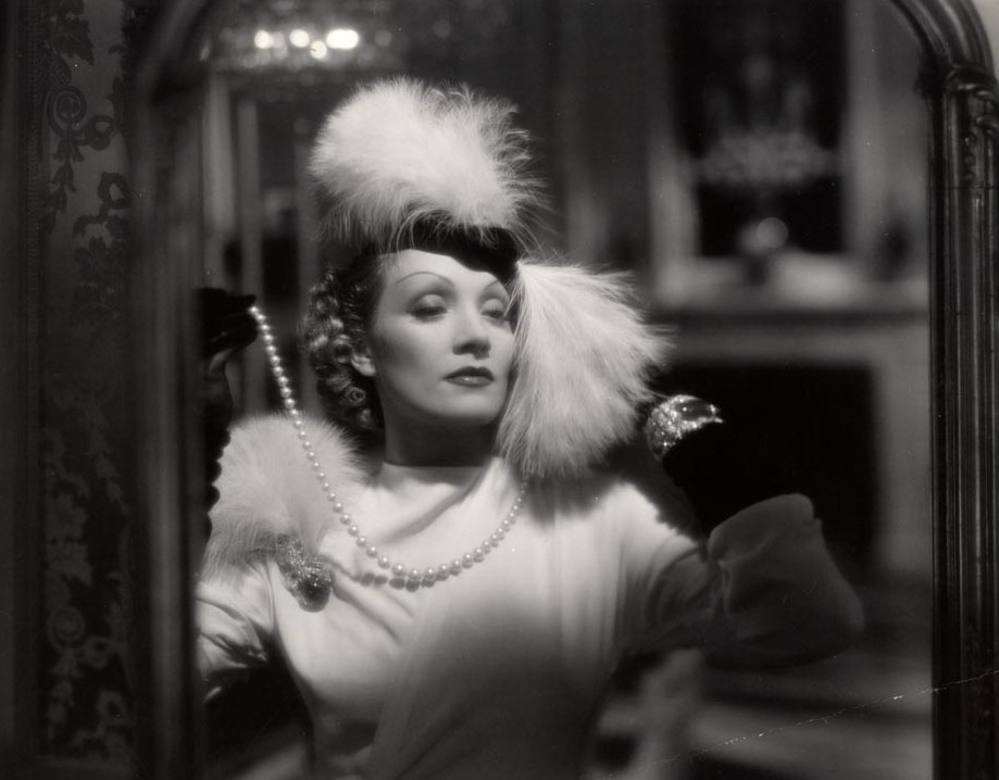 Marlene_Dietrich_b84