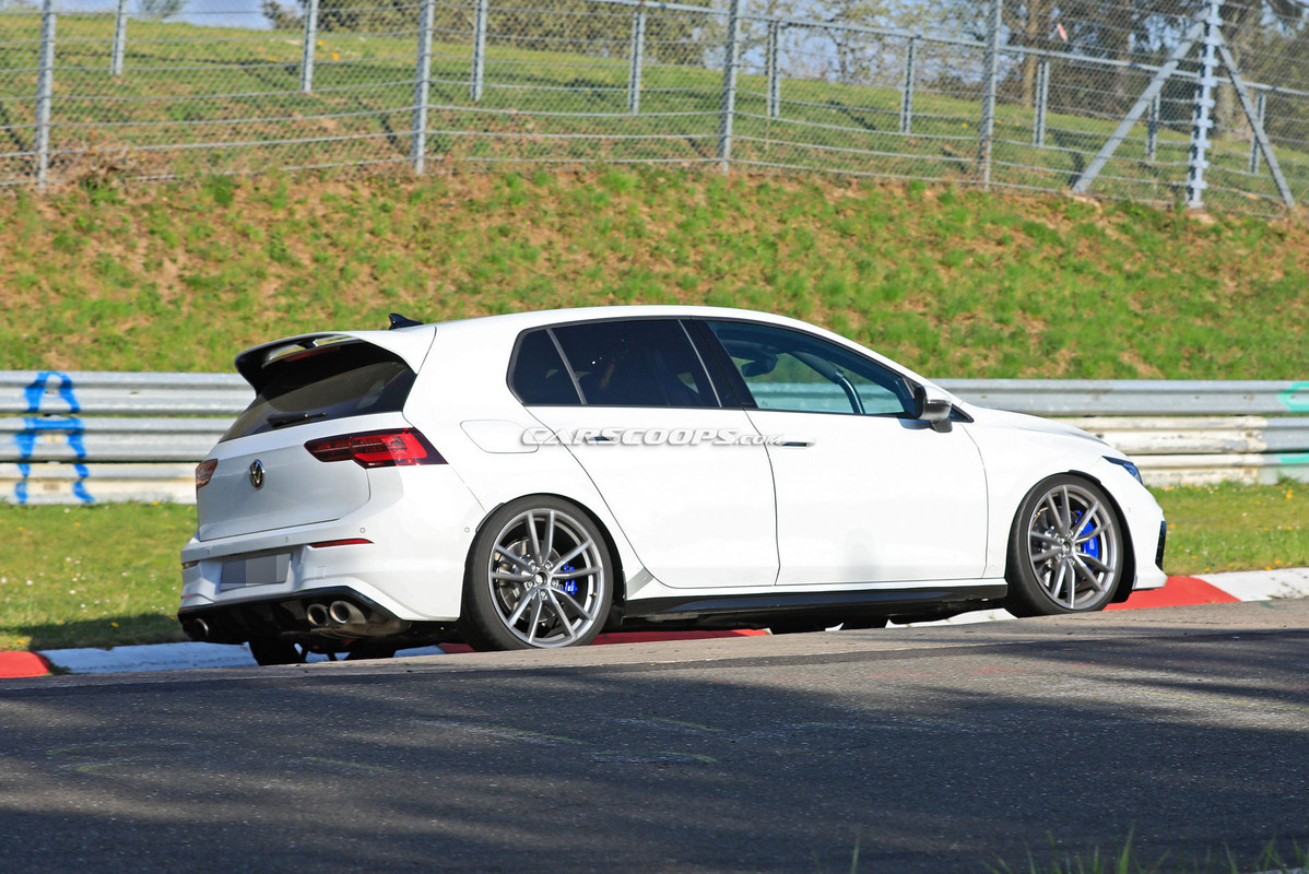 VW-Golf-R-24