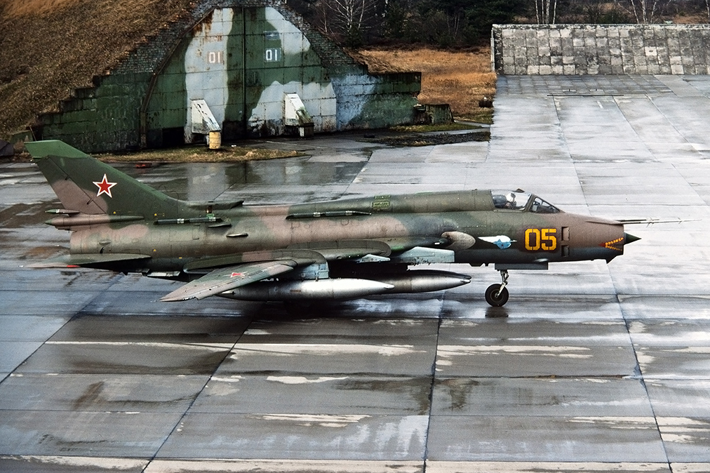 20 GvAPIB Su-17M4 05 yellow_13510 (3)