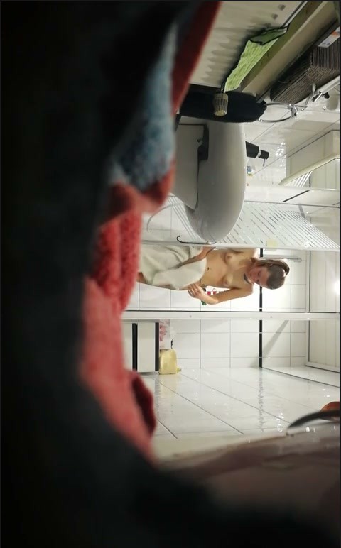 [Image: Voyeur17475090926.jpg]