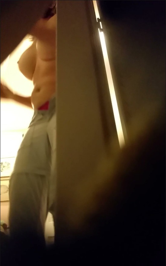 [Image: Voyeur35275142805.jpg]