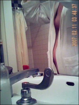 [Image: Voyeur625154338.jpg]