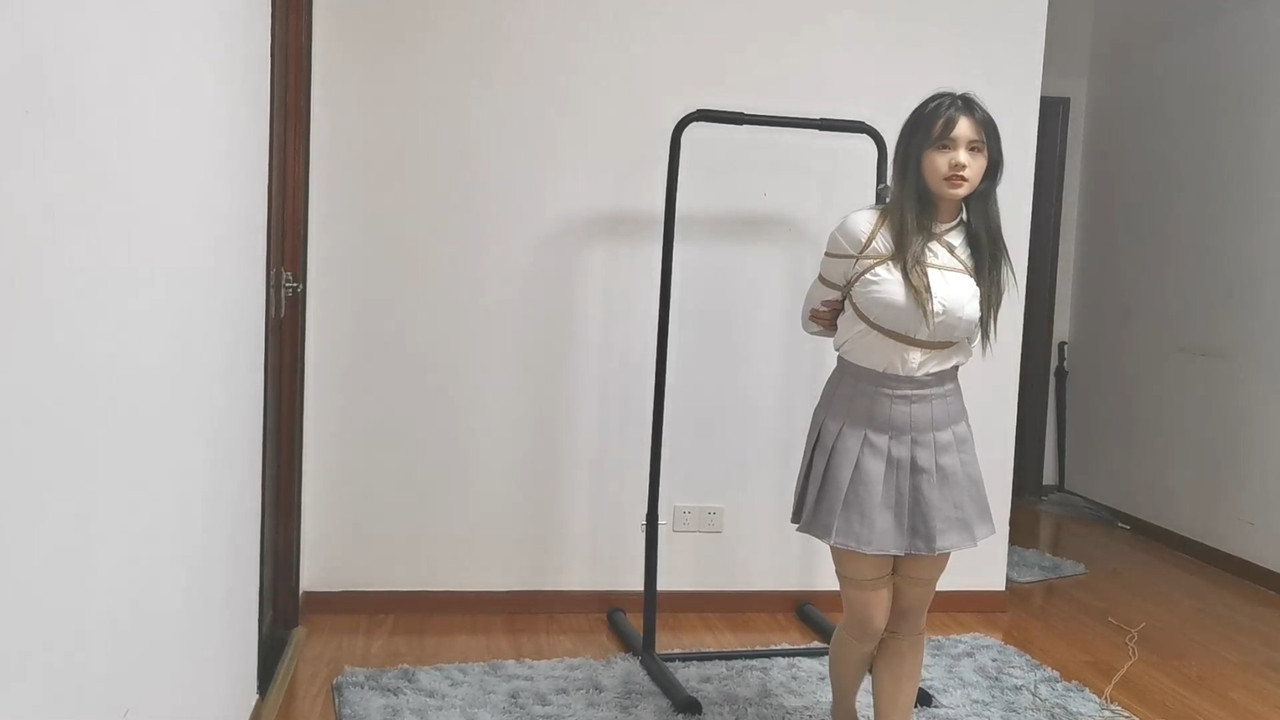 奥特曼 猫林JK日式紧缚驷马放置.mp4_20210907_091835.428