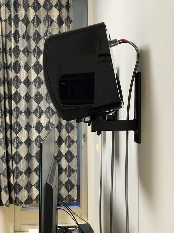 2DCE95C7-1B45-4888-AF5E-FAFFA9B56D2A