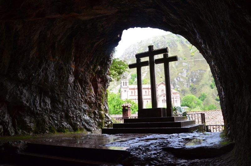 BASÍLICA DE COVADONGA-16-5-2013-ASTURIAS - Paseando por España-1991/2015-Parte-1 (17)