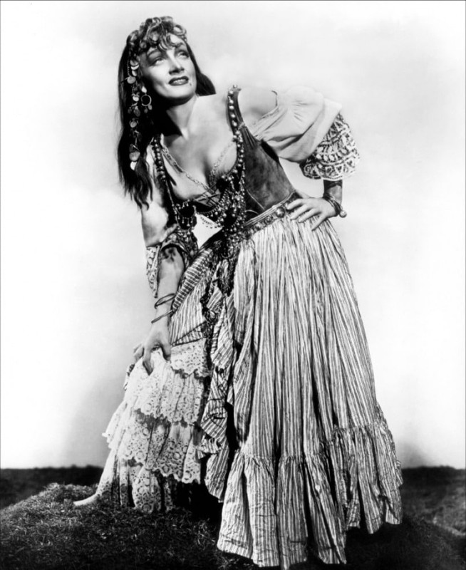 Marlene_Dietrich_c82