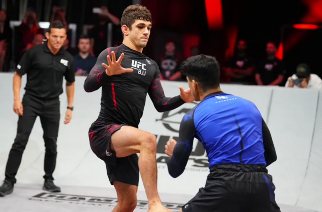 Майки Мусумечи и Карлос Енрике защитиха титлите си на UFC BJJ 3