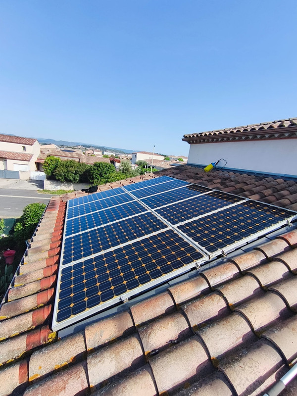 Entretien et nettoyage de panneaux solaires par Guenelec