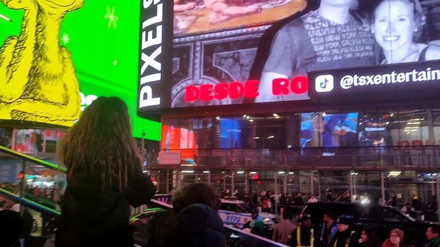 Nueva York y Cataratas del Niágara 2023 - Blogs de America Norte - Rockefeller, Top of the Rock, desfile y sorpresa en Times Square (44)