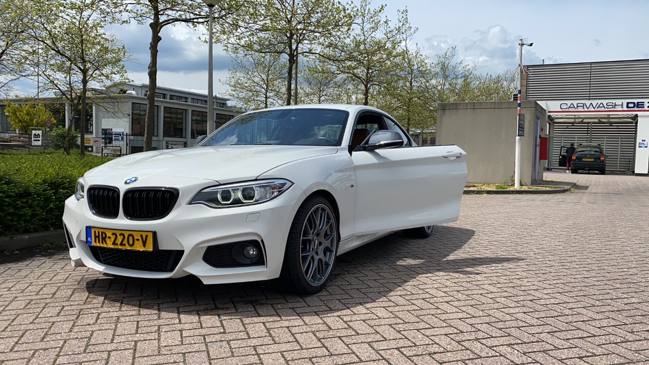 BMW220D-2