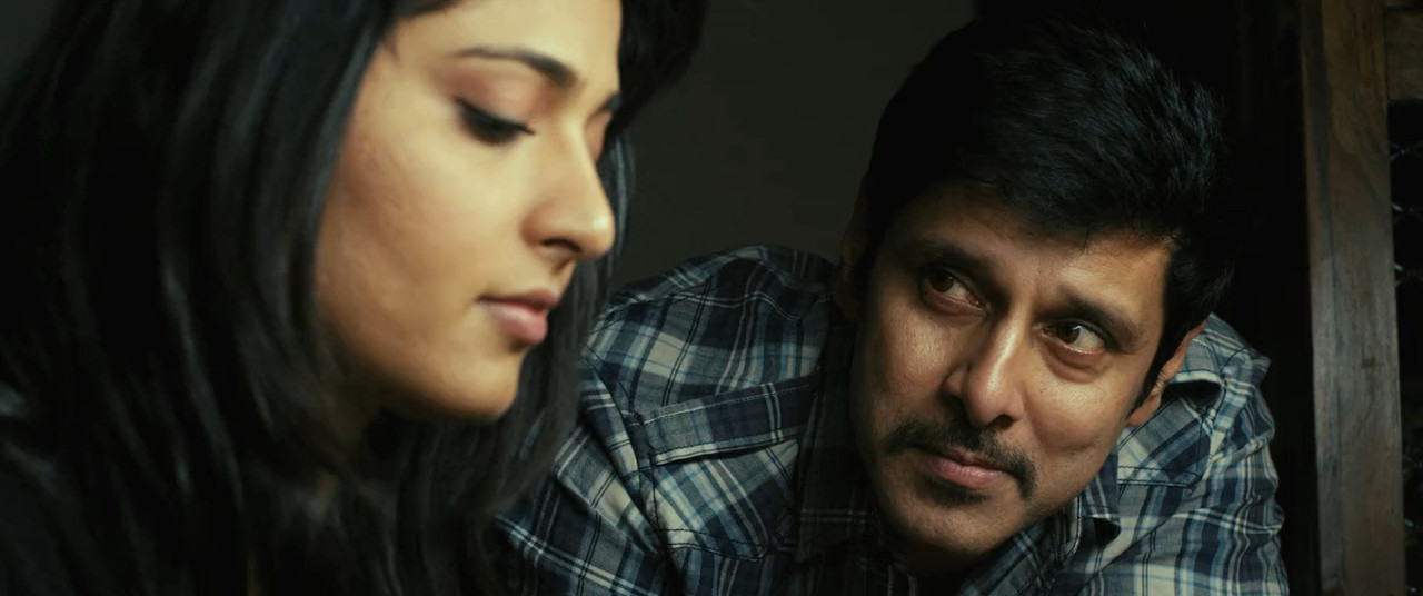 Thaandavam 2012 BluRay [Tamil] 480p, 720p ESub Screenshot