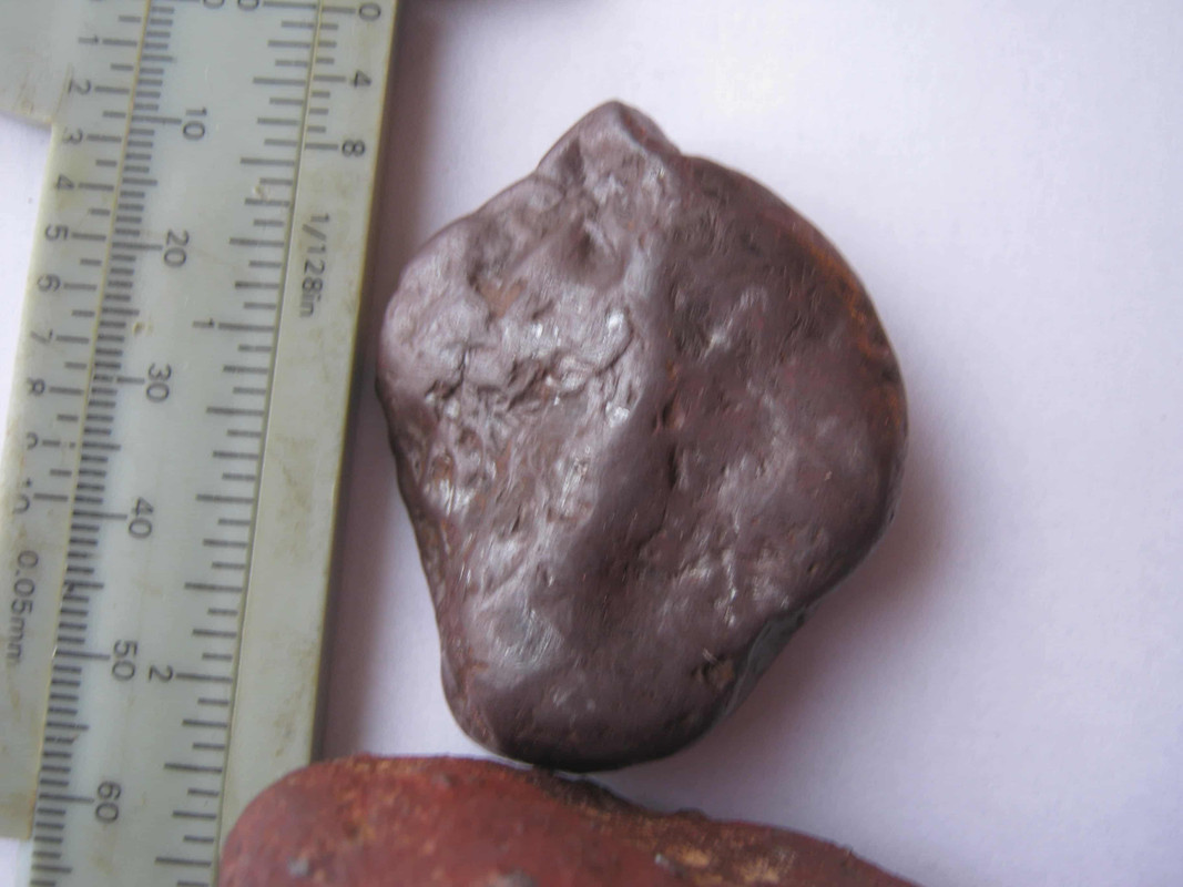 Hematiitti 011