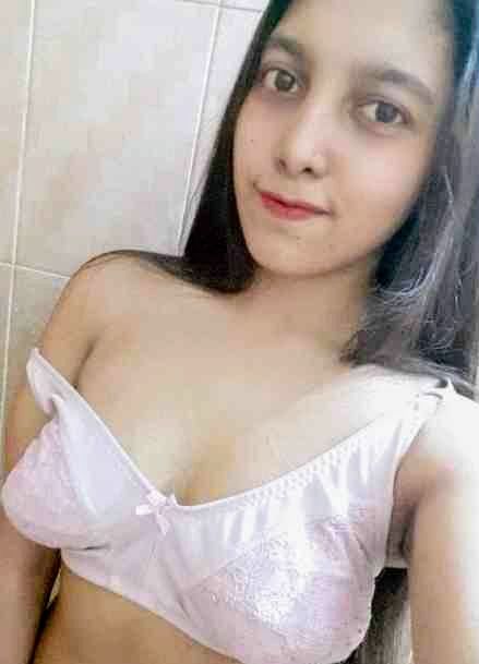 Hot indian girl rubbing her boob exclusive viral video