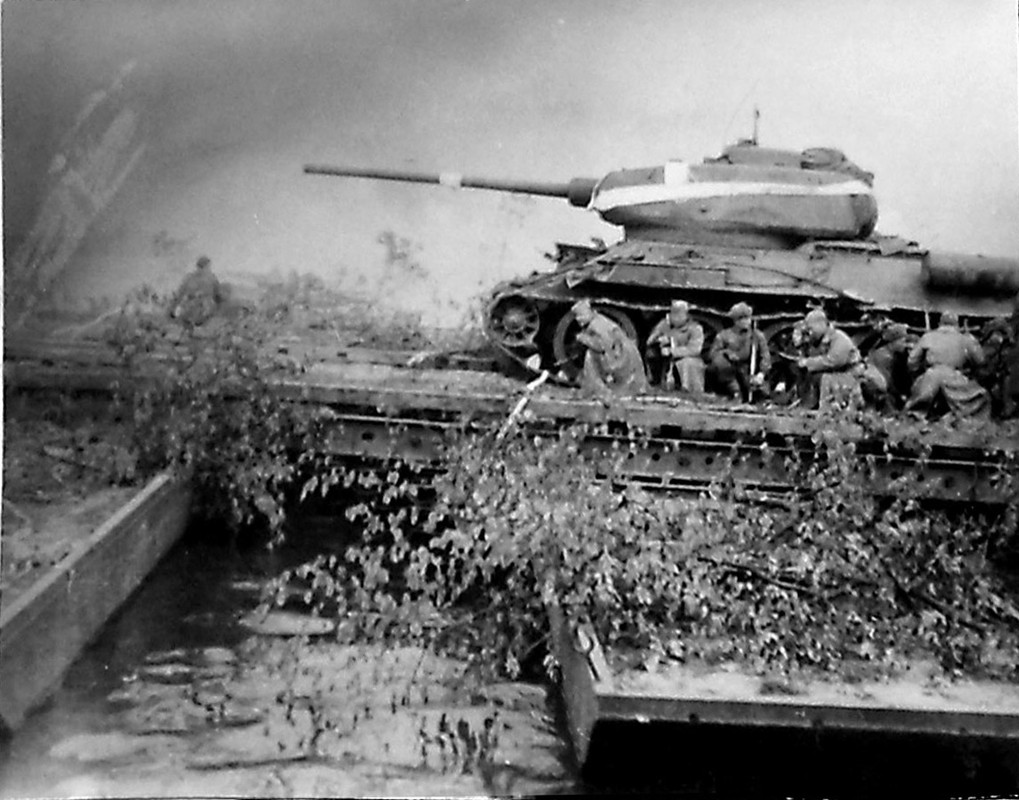 Боевой путь Первой гвардейской танковой армии и её герои Том 7  Поход  на  Берлин (3)