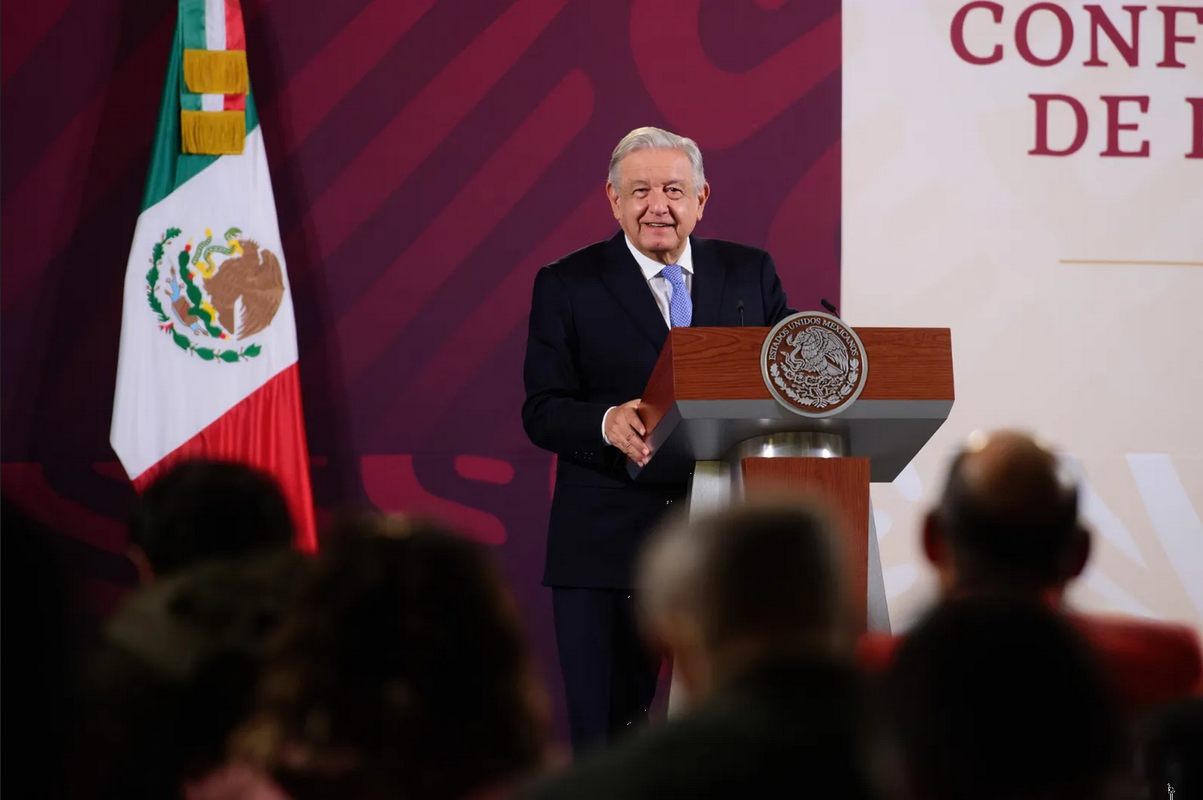 AMLO da recomendación a población en Estados Unidos sobre cómo votar
