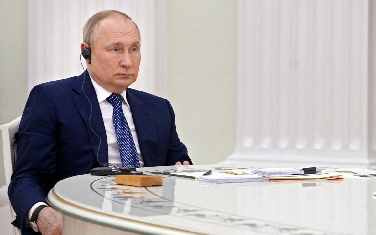 Macron dice que Putin afirmó que Rusia no intensificará la crisis de Ucrania