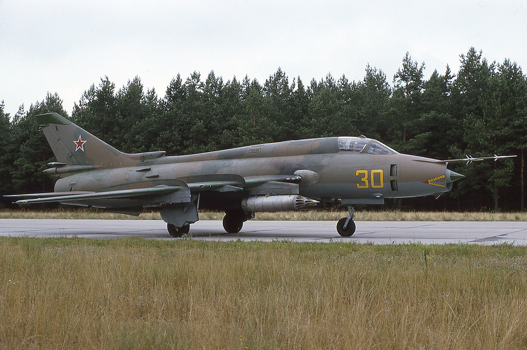 20 GvAPIB Su-17M4 40 yellow_34918_Aug 1991