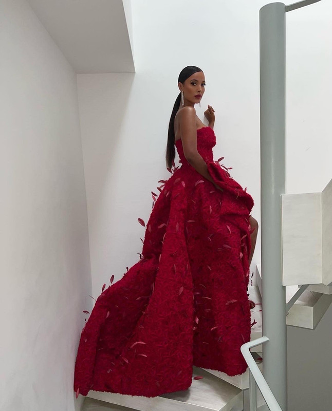 [Image: FZKR5wx-WAAMMGWn.jpg]