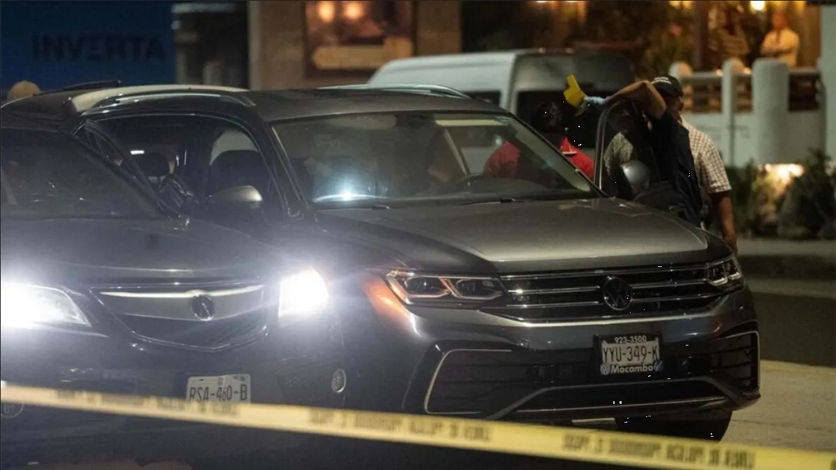 Hombre atropella a su exnovia en Nuevo León (Video)