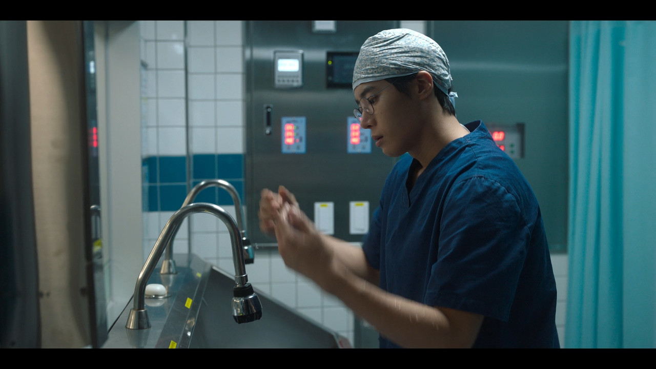 The Trauma Code_ Heroes on Call 2025 S01E01 Netflix 1080p WEB DDP x264-NM21vi.mkv_snapshot_25.39.538