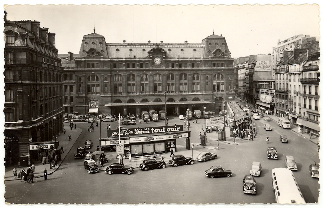 Taxis à la gare St. Lazare0001