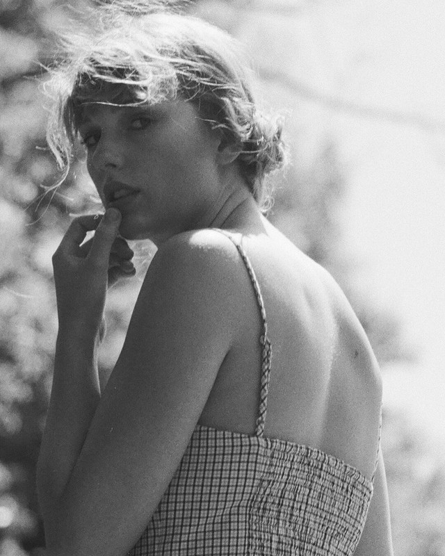 7 Potret Taylor Swift saat ulang tahun ke-31, makin dewasa & memesona