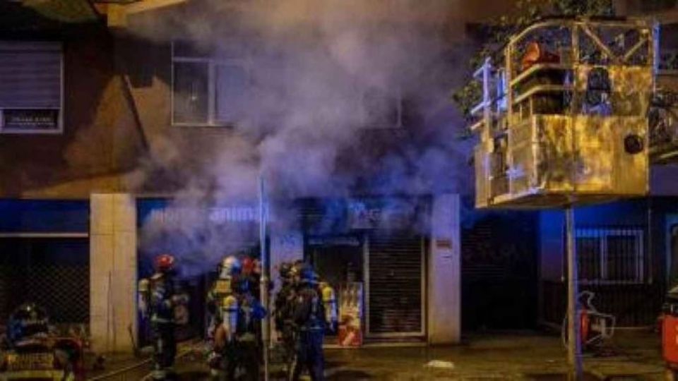 Tragedia en Francia: Incendio consume edificio; el saldo es de 10 muertos y 14 heridos