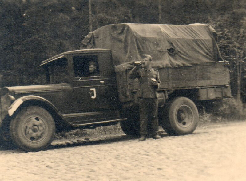 Foto Russlandfeldzug Soldaten Panzer  (1)