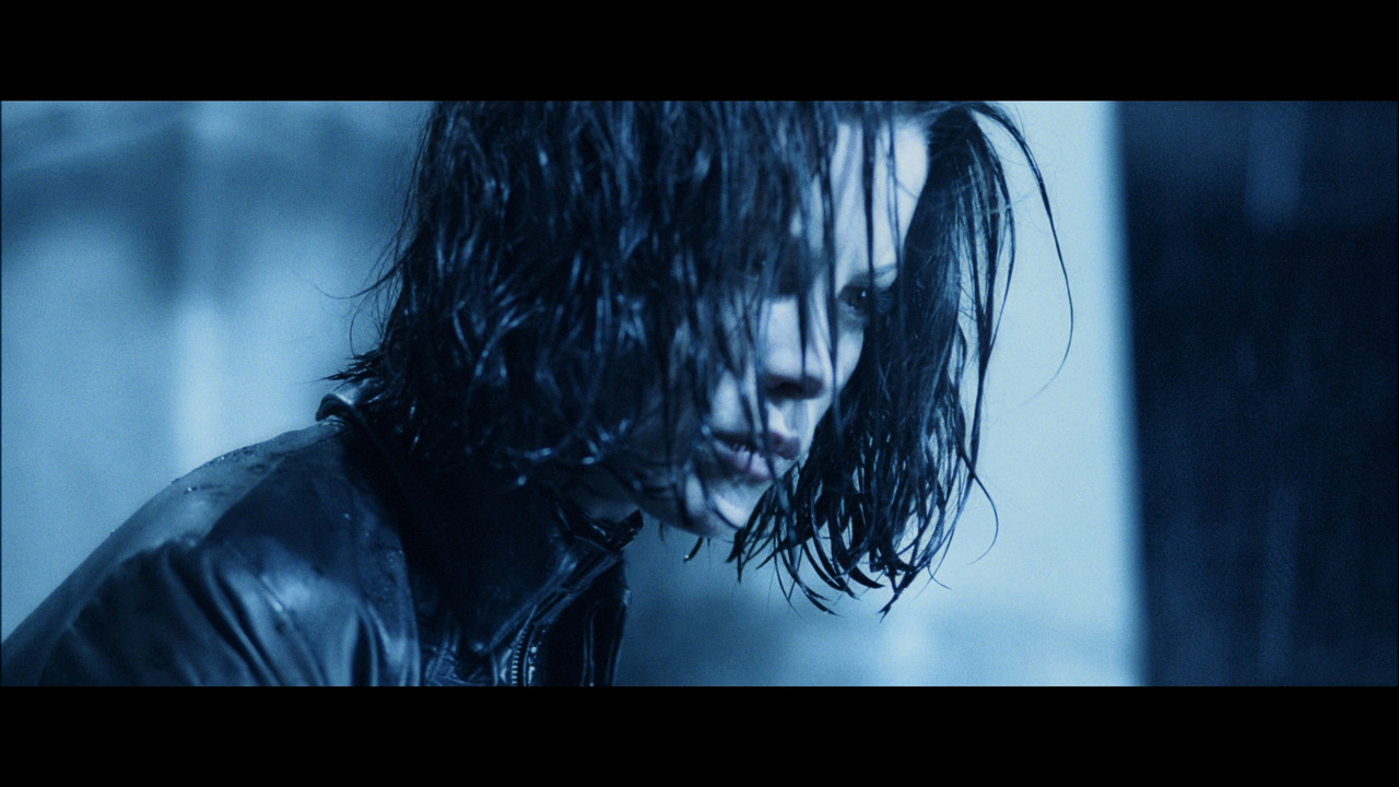 underworld.2003.unrated.extended.cut.4k-kc.mkv_snapshot_00.01.48.655