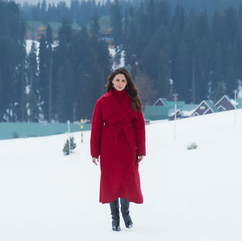 gorgeous-alia-bhatt-in-rocky-aur-rani-ki-prem-kahani-2023