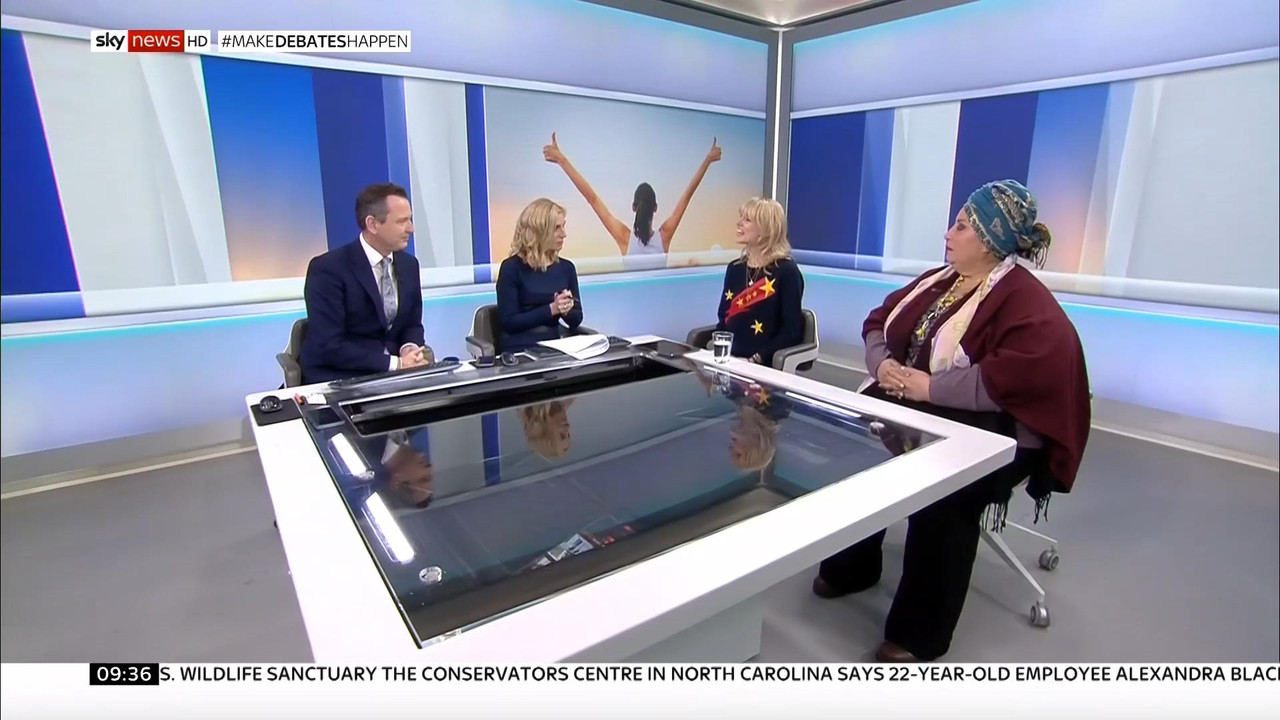 31 December - 09.00.00 - Sunrise. Sarah-Jane Mee with a mix of t