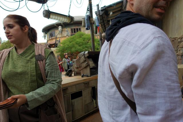 DISNEYLAND ~ STAR WARS: GALAXY'S EDGE, LA GUIA - Blogs de USA - SAVI'S WORKSHOP HANDBUILT LIGHTSABERS: Montando nuestro sable láser (37)