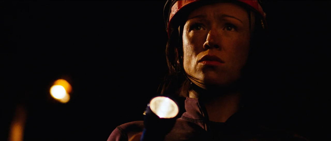 The Descent 2005 BluRay [Hindi + Tamil + Telugu + English] 480p 720p ESub Screenshot