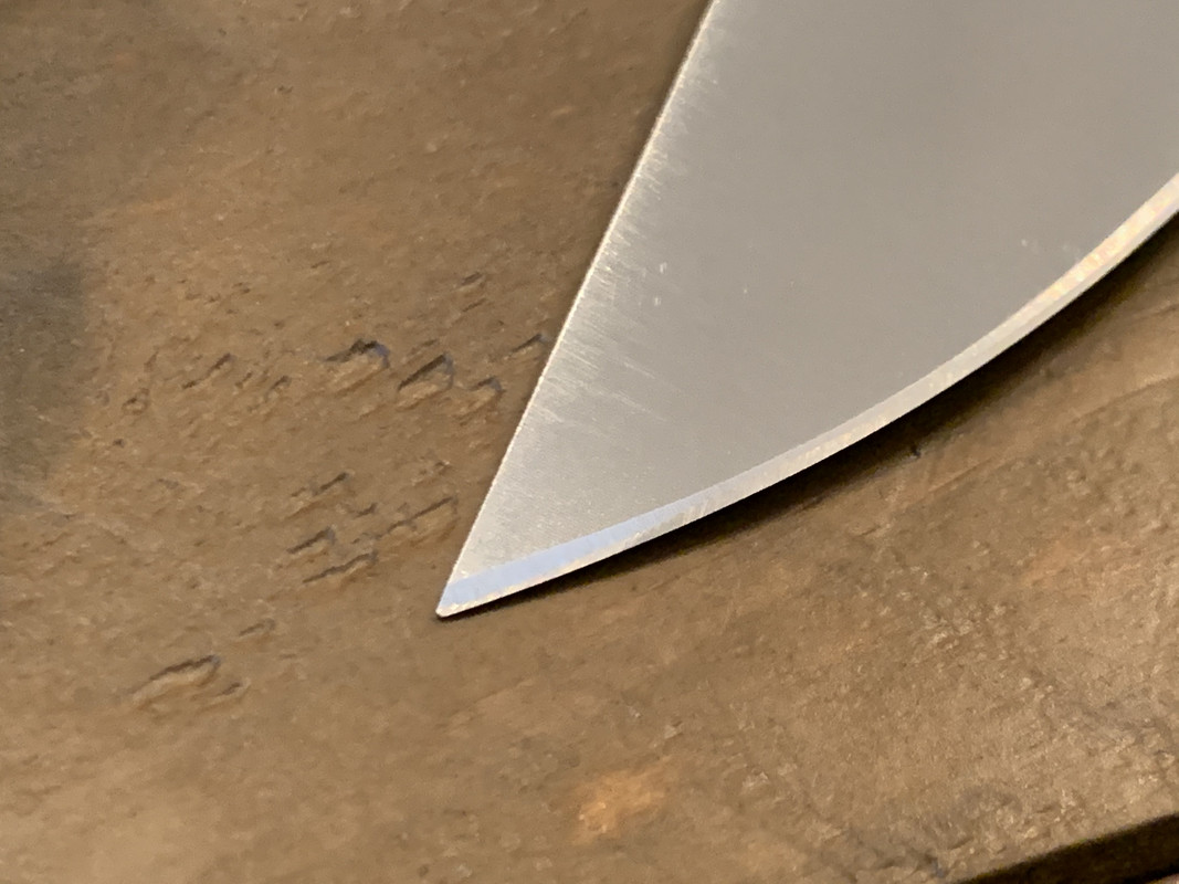 82B8F8B1-2D40-4E16-B25F-014083B046BB