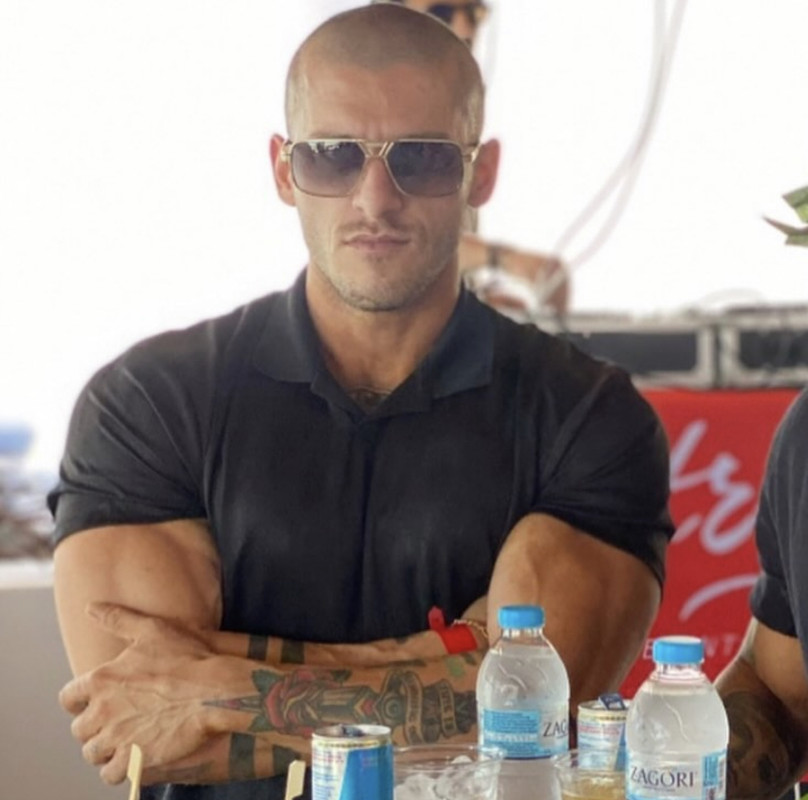 AF116-E08-7-ACA-4-B51-A1-AE-A53-FDFED400