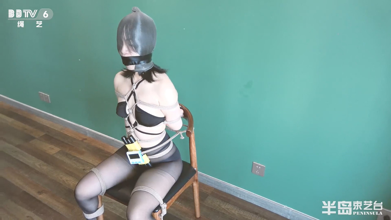 半岛束艺 king定拍危机重重 黑丝内衣美女炸弹捆绑 如何解救美女搭档于千钧一发 海语.mp4_20200602_132200.011