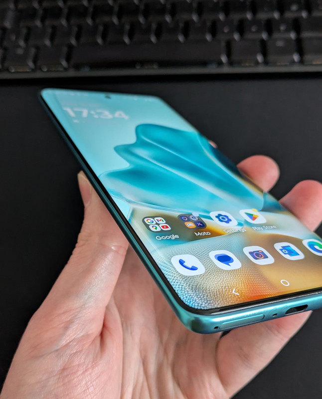 Motorola-Edge-60-Side.jpg