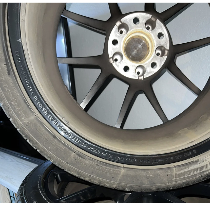 AB8E170D-F657-4028-B2F4-99CA335136A7