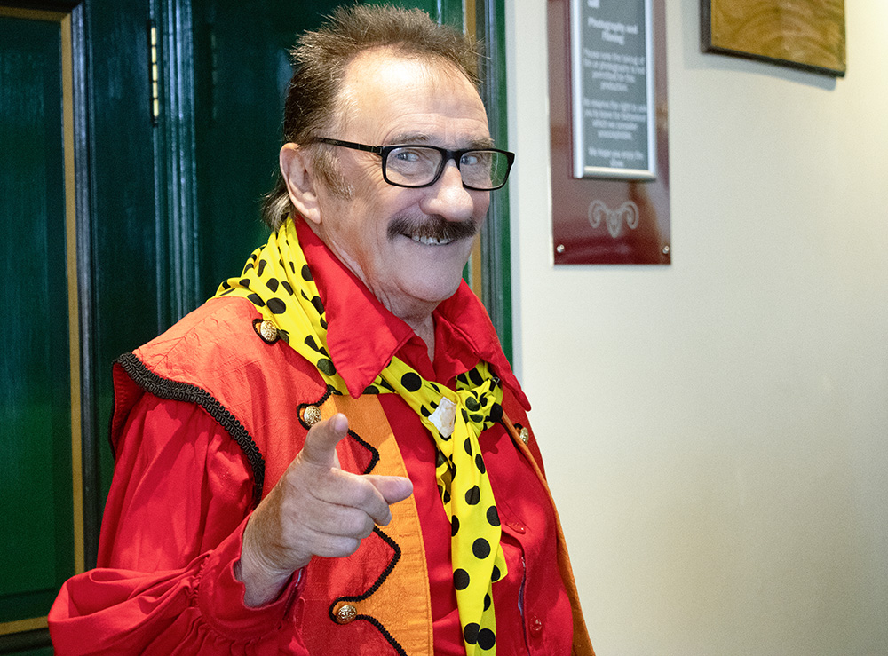 Paul-Chuckle-2.jpg