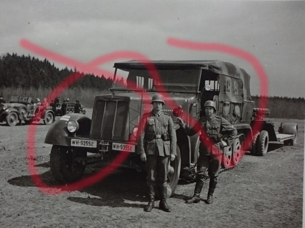 Foto WH schwere Halbkette Zugmaschine mit Panzer Anhänger Sonderanhänger