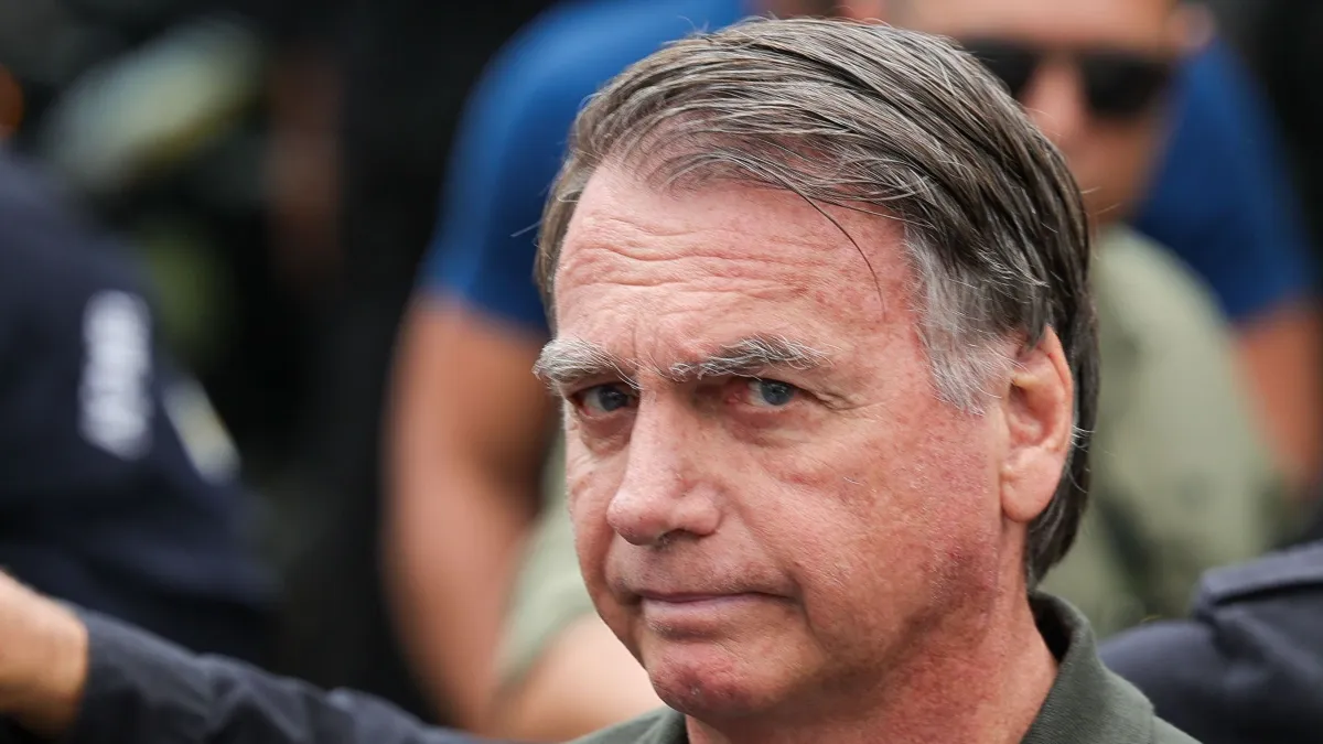 Defesa de Bolsonaro recorre e pede que plenário do STF reveja condenação