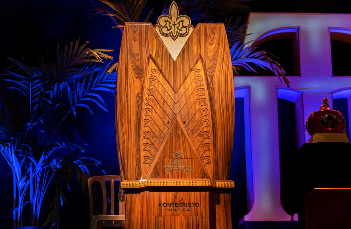Festival-del-Habano-XXIV-Montecristo-Humidor-scaled-jpg-webp-2400×1600-