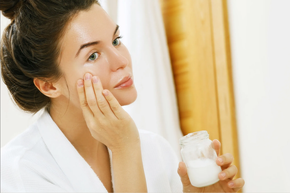 ¿Cómo hacer una mascarilla de aceite de coco para la cara?