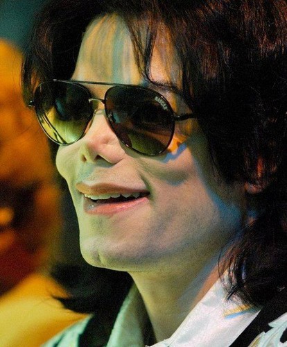 waaw-michael-jackson-28088889-414-500.jpg