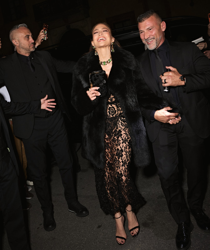 Jennifer Lopez Lace Dolce Gabbana APMilan278
