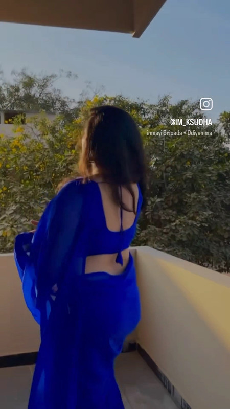 Ksudha Hot Navel through violet saree.mp4_snapshot_00.05.729